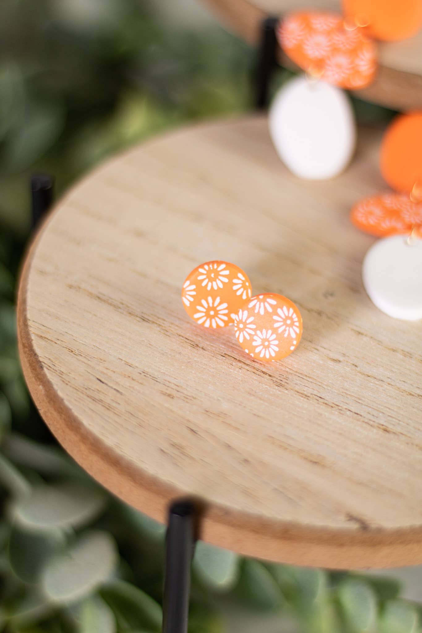 TN Daisy Collection - Knox - Tennessee: Helmet dangles